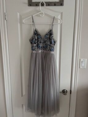 Embroidered V-Neck Maxi Dress in Light Gray and Blue